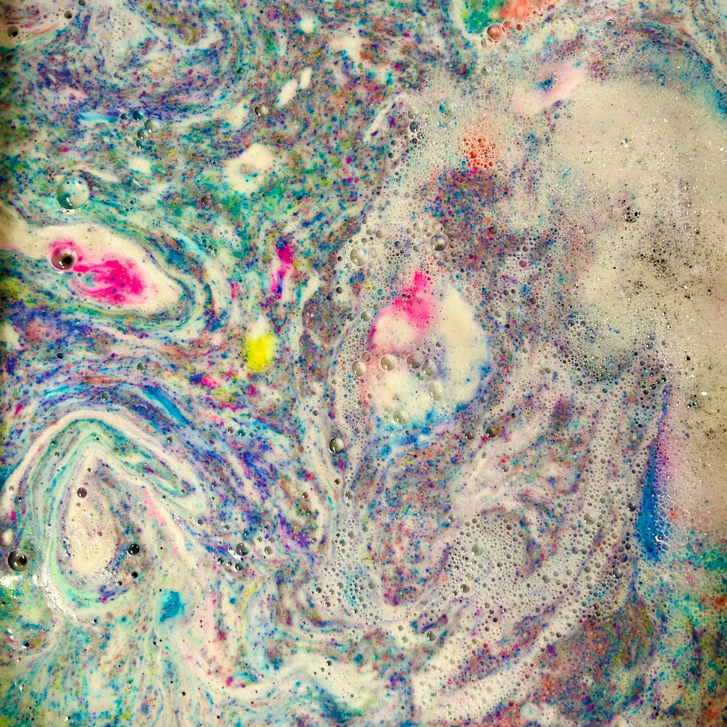 FOAMING BATH FIZZ
